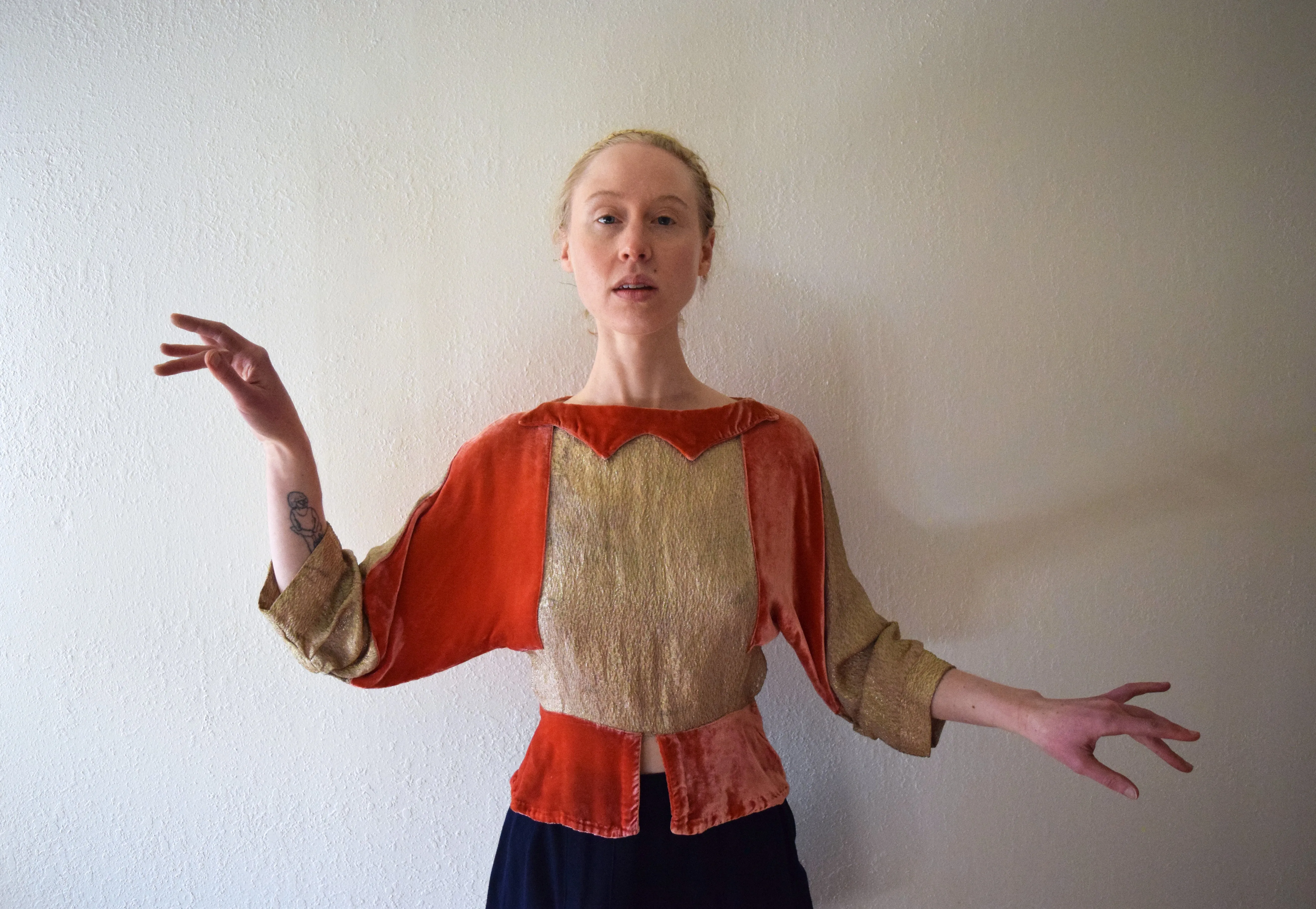 1930s silk velvet and gold lamé blouse . size xs to small