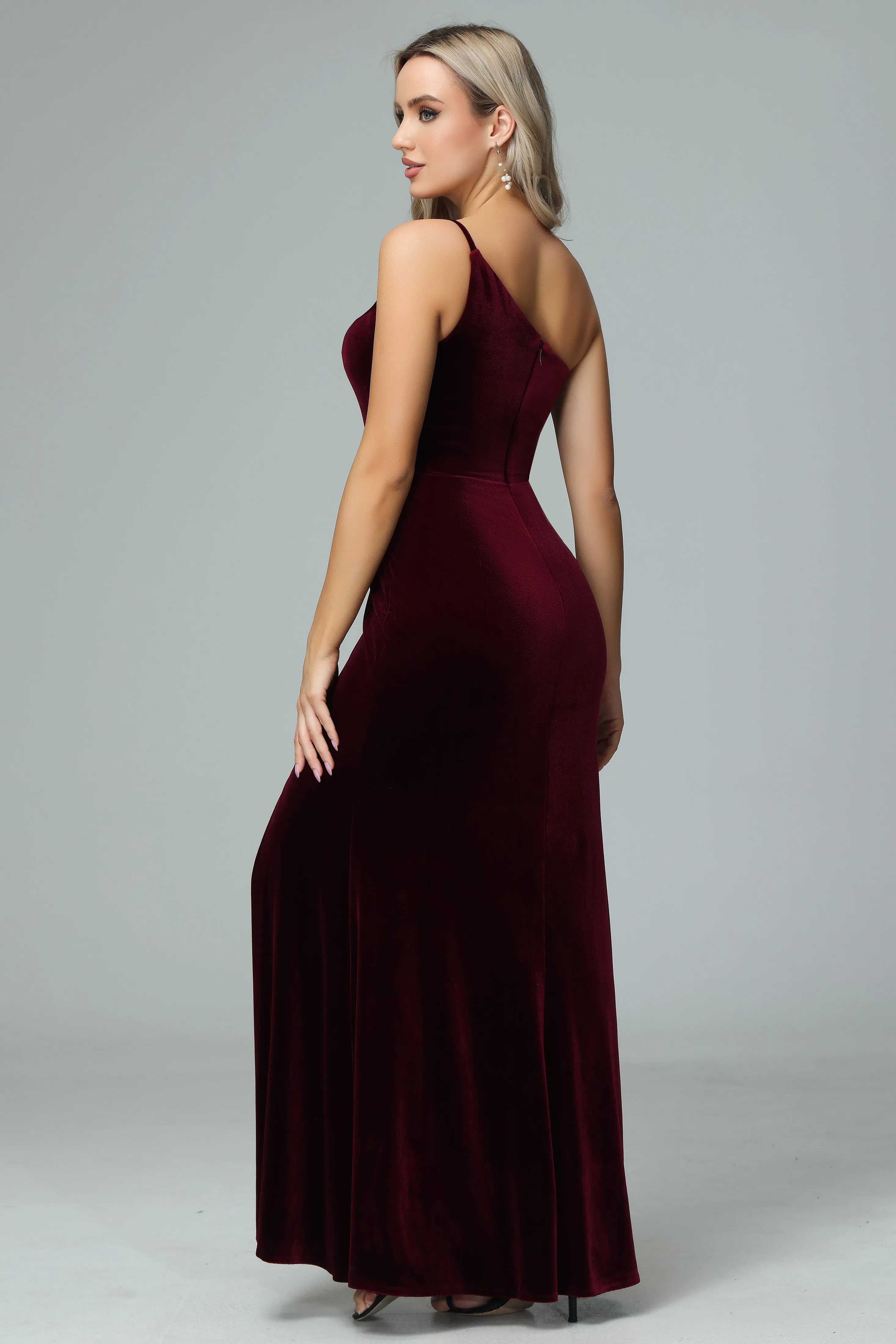 Charming One Shoulder Velvet Wedding Party Dresses