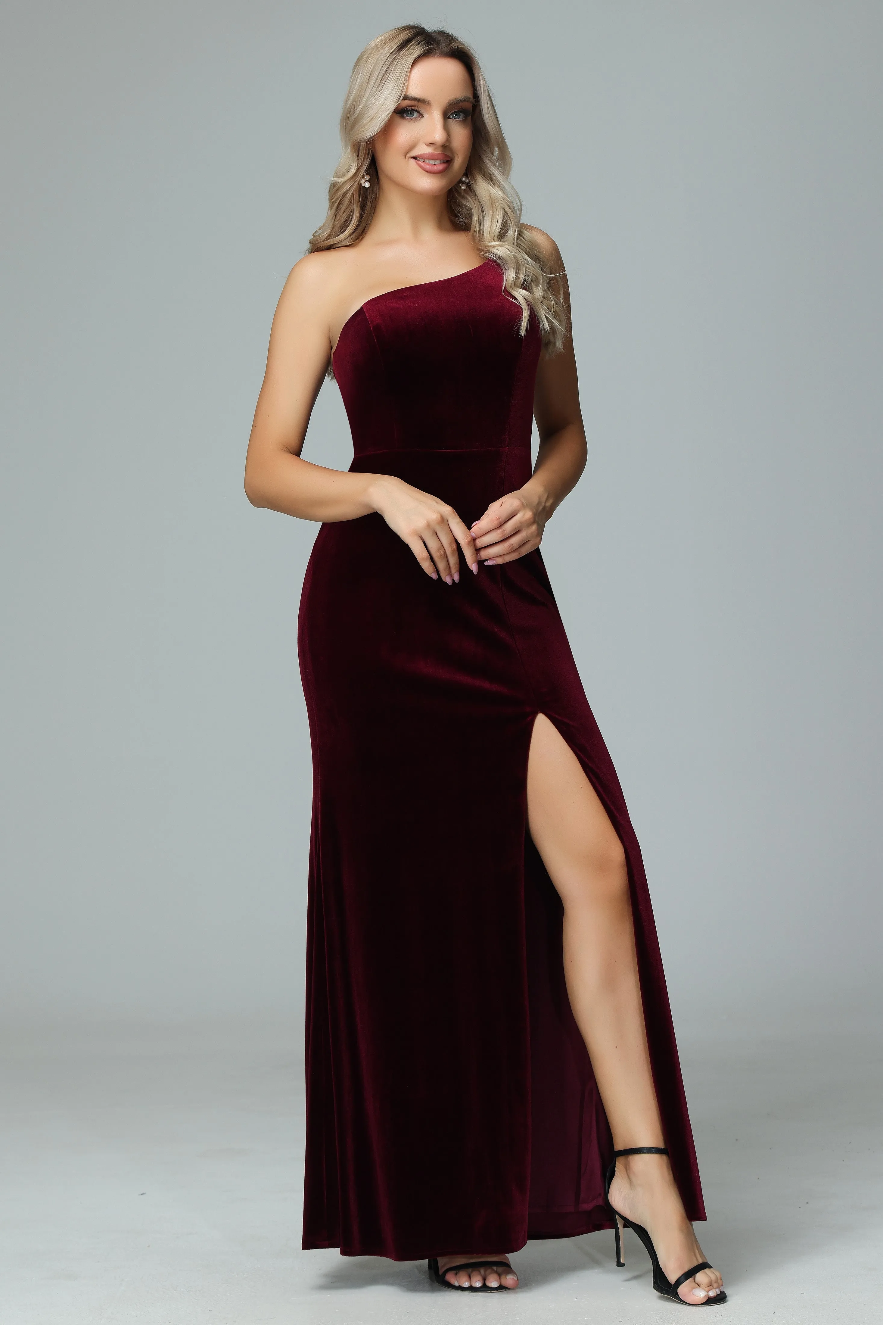 Charming One Shoulder Velvet Wedding Party Dresses