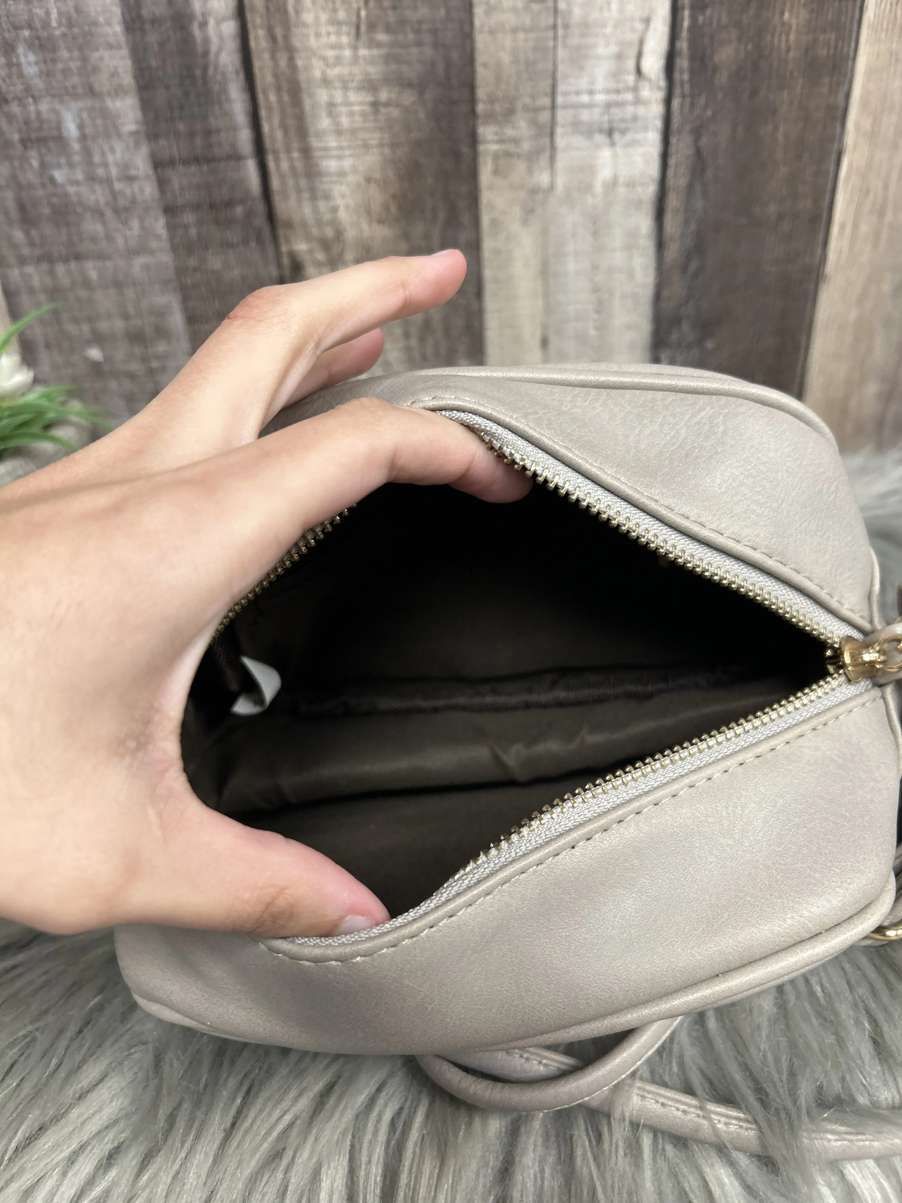 Crossbody By Cmf  Size: Small
