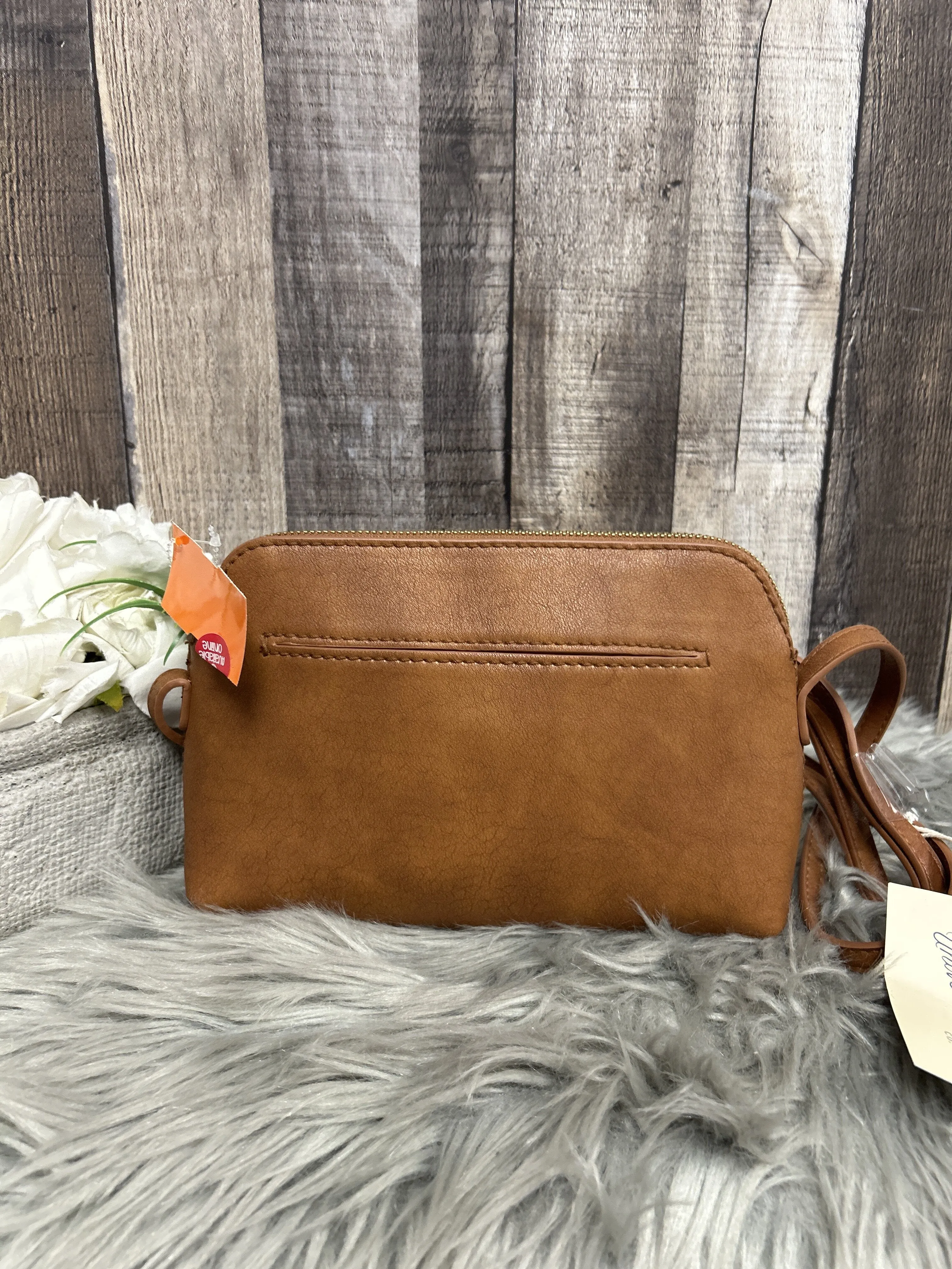 Crossbody By Universal Thread  Size: Small