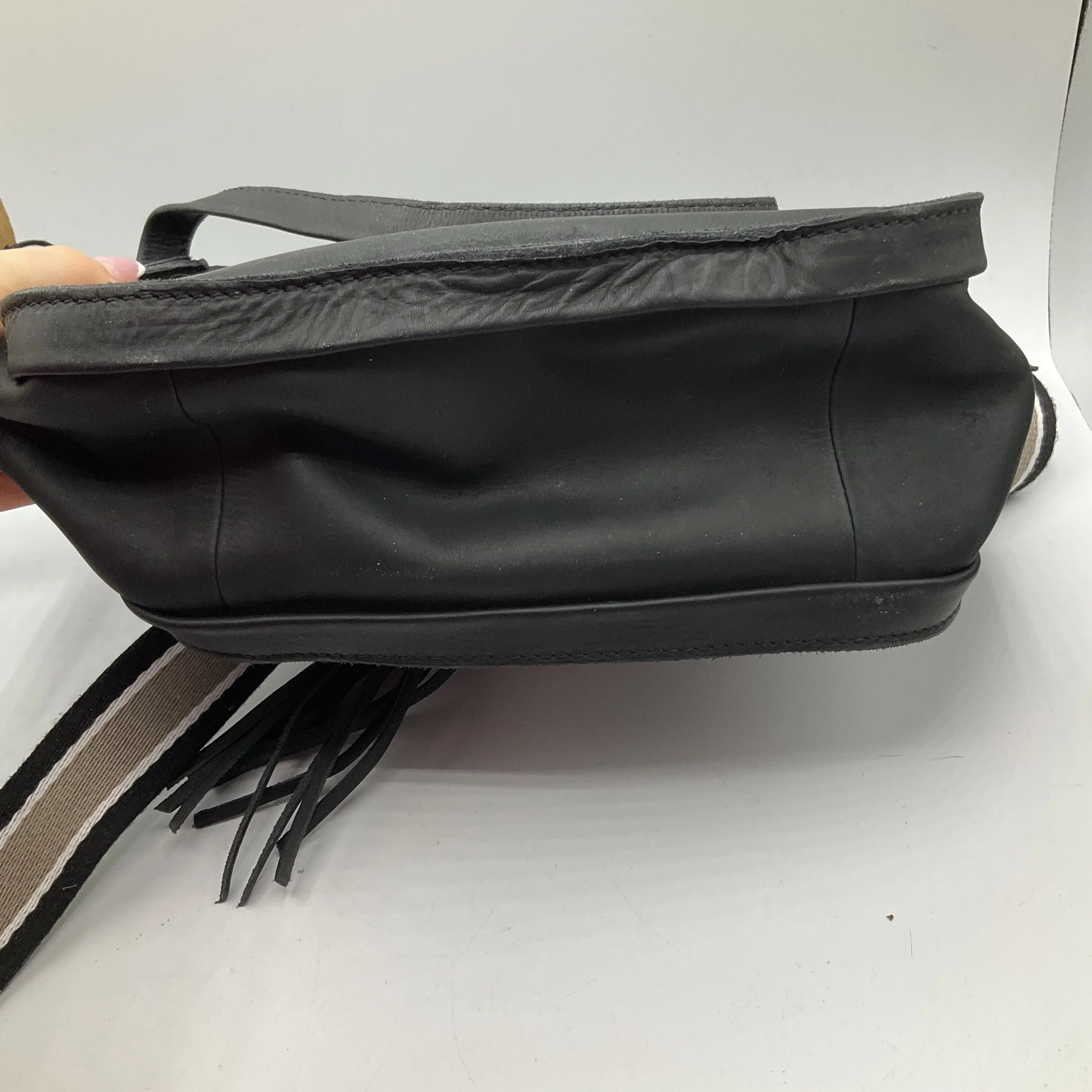 Crossbody Leather By Margot  Size: Small