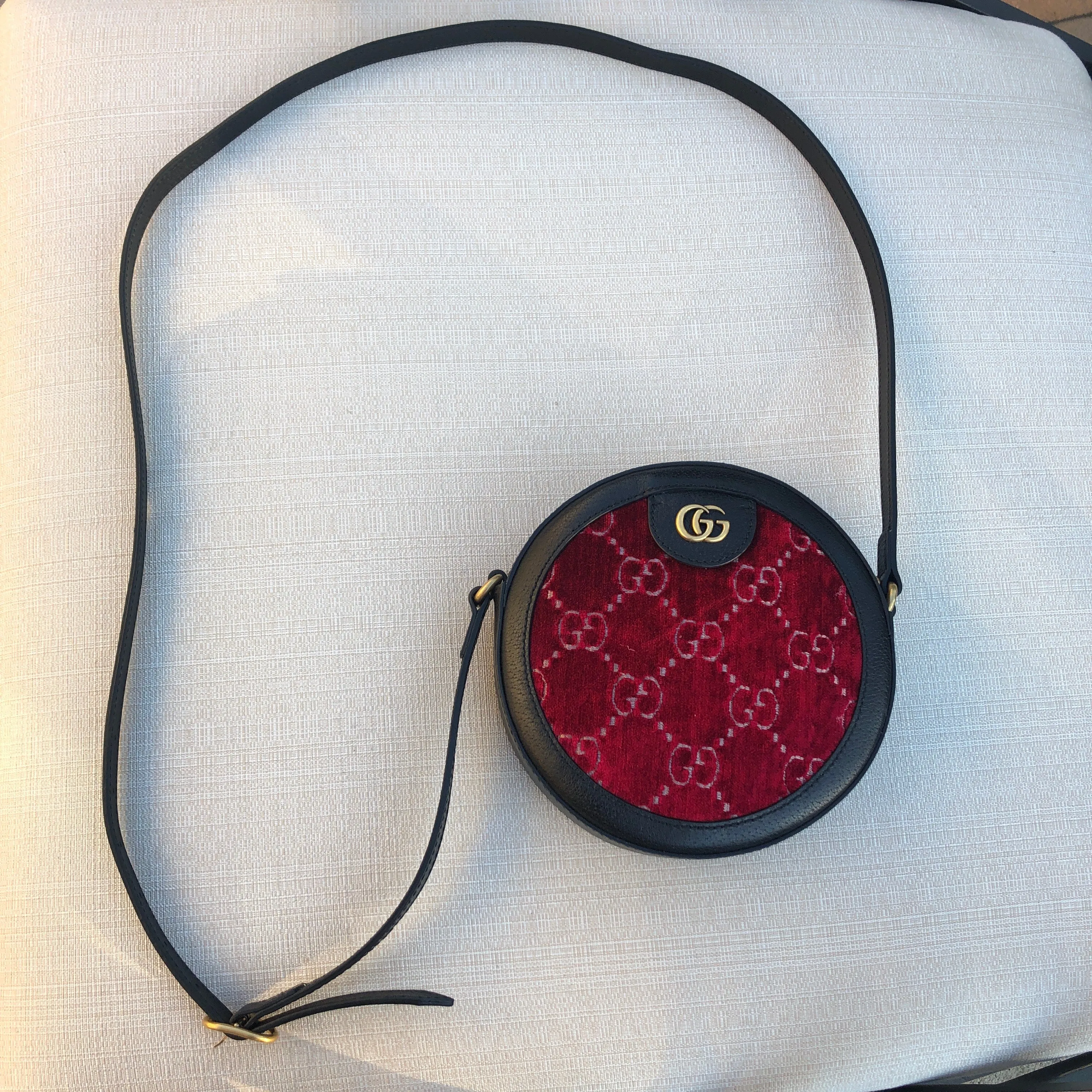 Gucci GG Velvet Round Shoulder Bag in Red