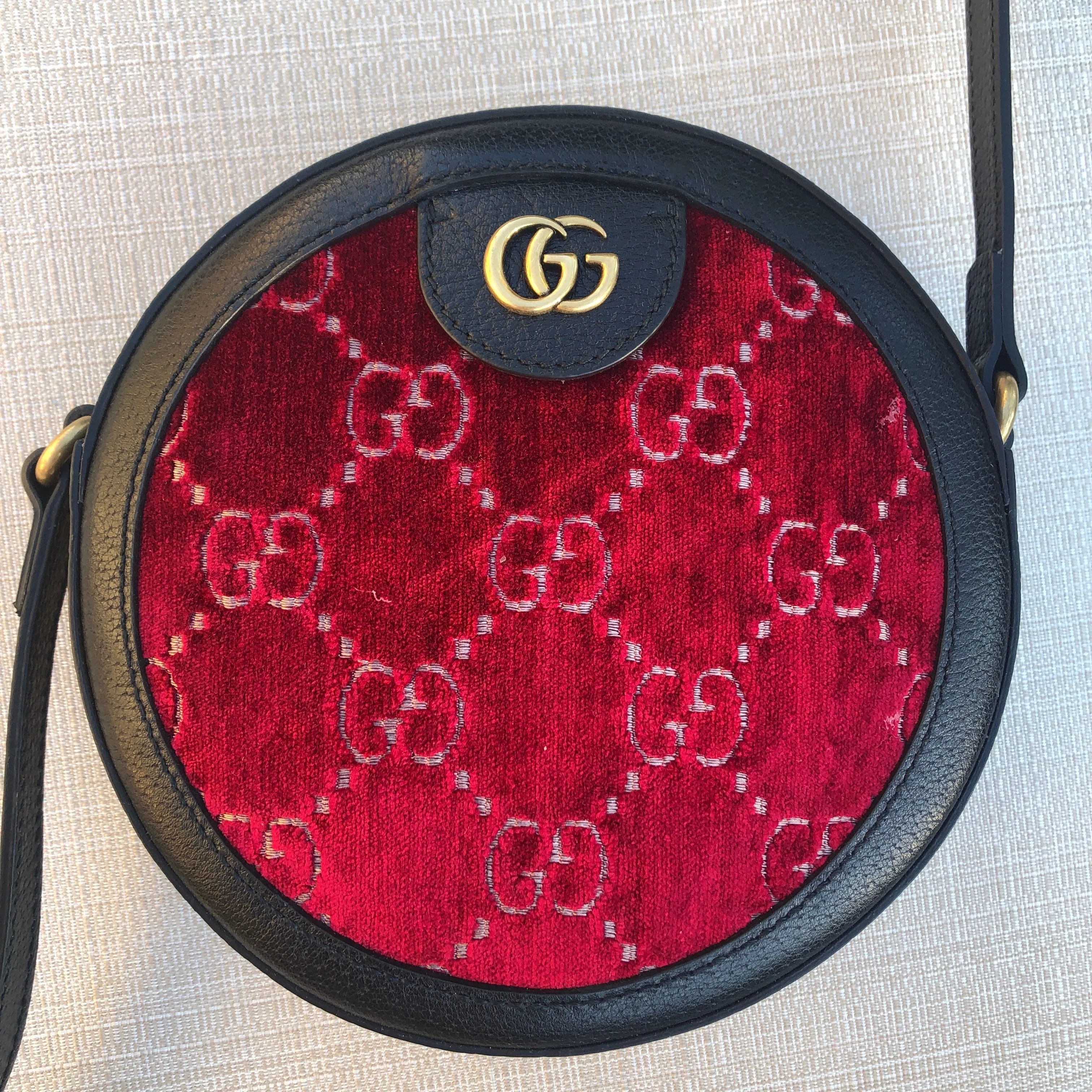 Gucci GG Velvet Round Shoulder Bag in Red