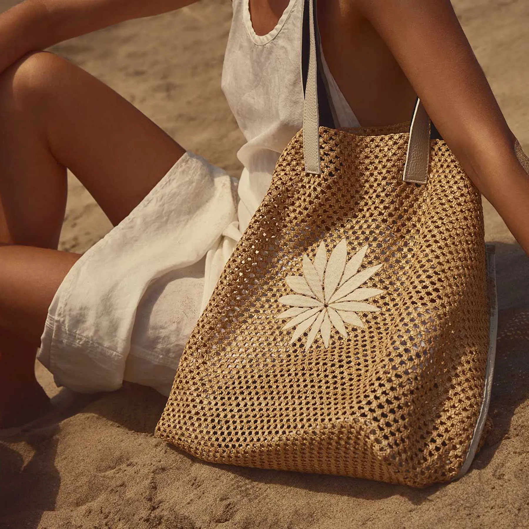 Lotus Raffia Tote - White Sand
