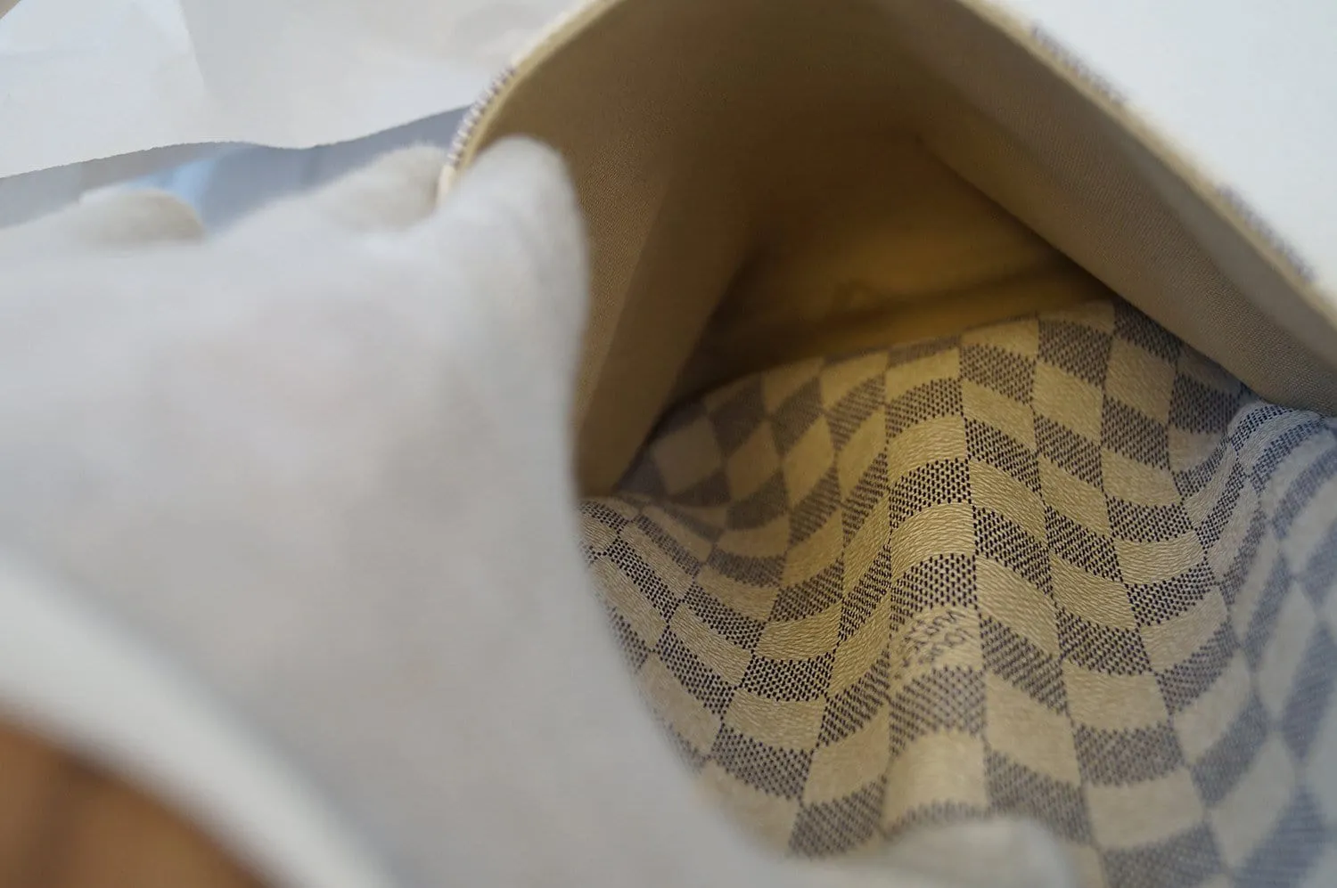 Louis Vuitton Damier Azur Totally MM Shoulder Handbag