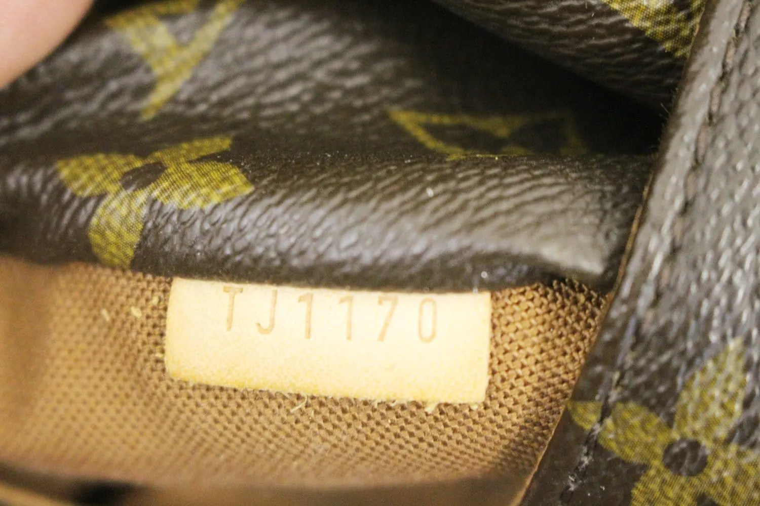 LOUIS VUITTON Monogram Canvas Totally MM Tote Brown Bag
