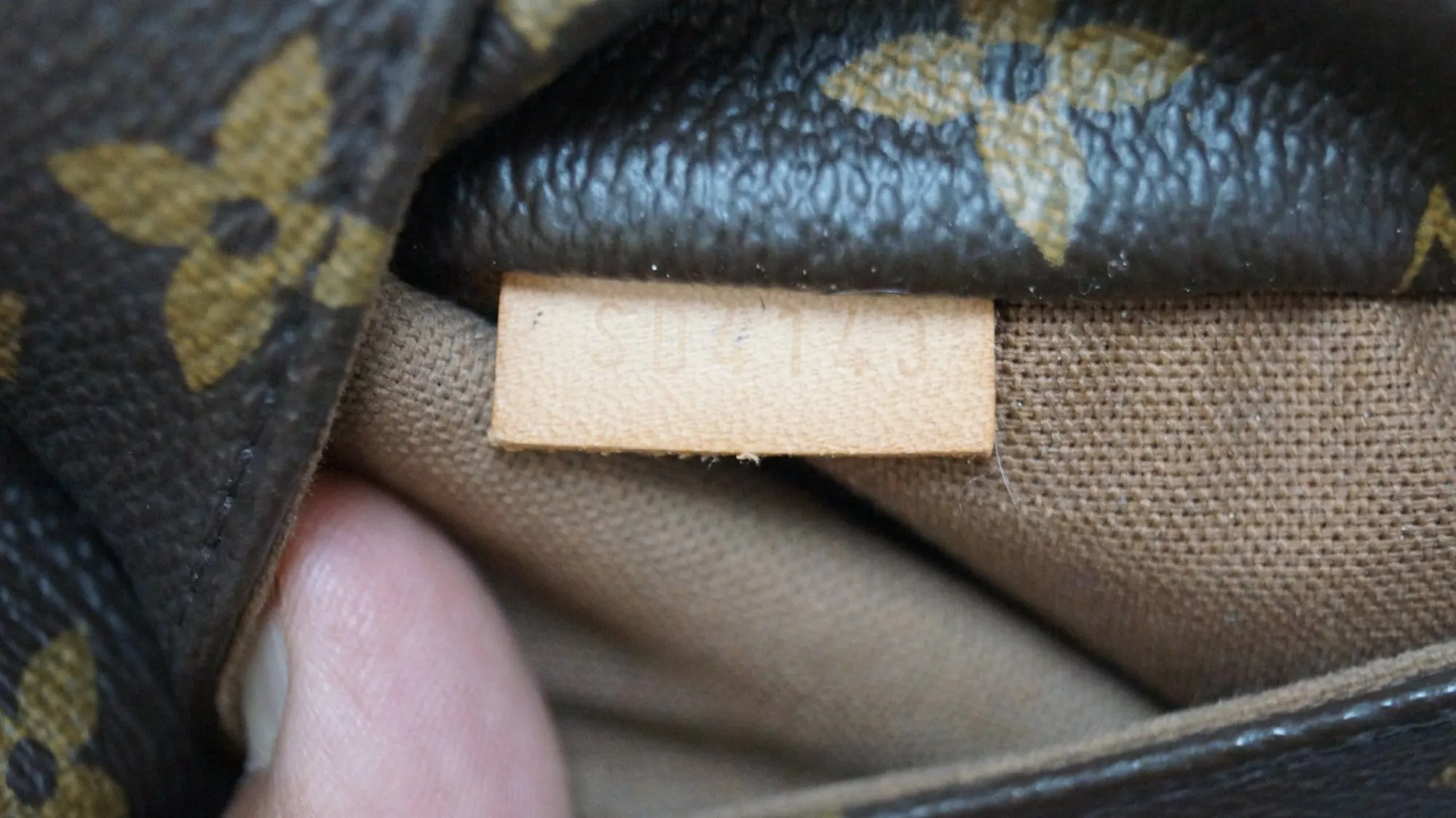 LOUIS VUITTON Monogram Canvas Totally MM Tote Shoulder Bag